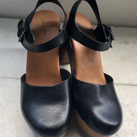Universal Thread Women’s Black Leather Block Wooden Heal Sandals Size 11 - Picture 2 of 11
